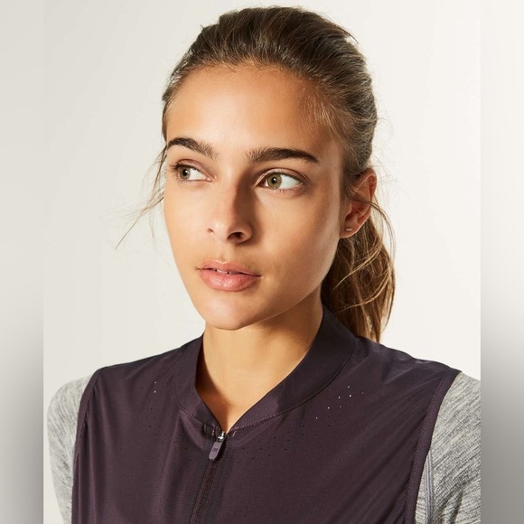 Lululemon Like The Wind Vest, Pelt, Size 2 - Picture 3 of 14